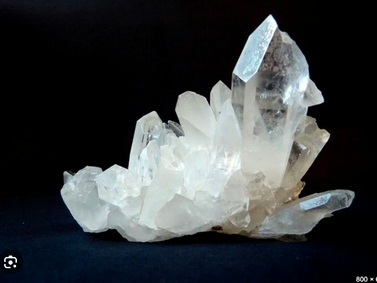 Cristal de Stâncă – Claritate pură, intenție limpede, lumină în formă solidă