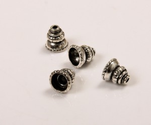 Capete de sirag , 10X10 mm, 6 buc , gaura 2 mm