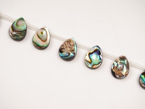 Briolete din sidef Abalone- 2 buc, 14X10X4 mm, gaura 0.8 mm