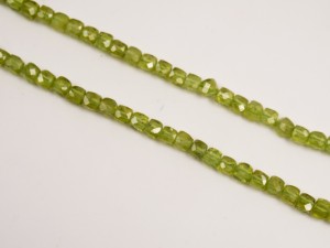 Sfere peridot 3 mm, 10 buc, gaura  0.6 mm