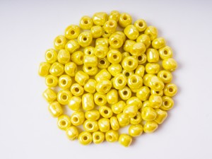 Margele de nisip galben sidefat 4 mm - 50 g 500 buc