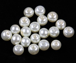 Perle din sticla ivoire 10mm , 84 buc, gaura 1 mm