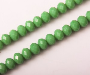 Cristale fatetate verde mat- 70 buc, 6x8mm, gaura 1.5 mm