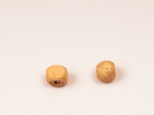 Cuburi din lemn natur 4 mm, 200 buc, gaura 1 mm