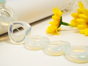 Inimioare din opalit 25X6 mm, interior 12 mm, gaura 1.5 mm 1 buc