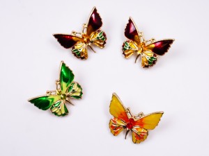 Set de 4 brose Fluturas, div culori 2X 2.5 cm