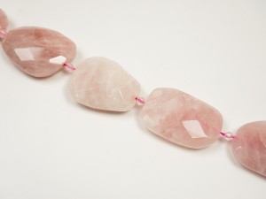 Pietre fatetate mari din cuart roz cca 4.5 cm, 1 buc, gaura 1.2 mm