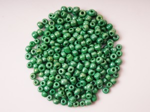 Margele nisip culoare verde sidefat  3  mm, cca 1500 buc, 50 gr
