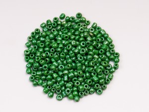 Margele nisip 2mm, verde sidefat 50 gr, cca 4000 buc