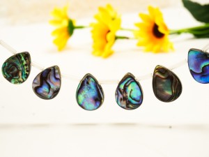 Briolete din sidef Abalone- 2 buc, 18X15X4 mm, gaura 0.8 mm