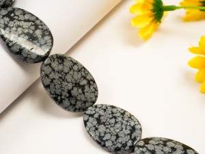 Pietre din obsidian snowflake - 1buc, 35X25X8 mm , gaura 2 mm