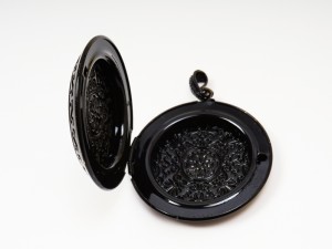 Pandantiv negru cu loc pentru fotografii, cca 5 cm, 1 buc