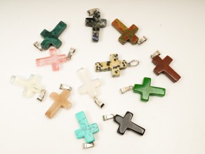 Set de 12 cruciulite Pandantiv din diverse pietre, 3.5 cm, 1 buc