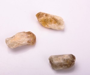 Cristal brut din Citrin cca 2.5-3 cm, fara gaura, 1 buc